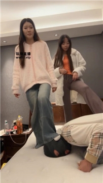 【调教视频】【猴哥】双S-姐妹花白袜脚跳踩 bf51356