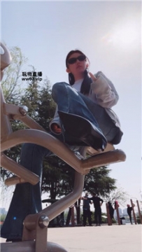 【第一视角】【古筝少女】户外健身器材    250403-1