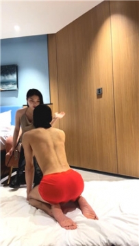 【调教视频】【黛梦】带锁贱货喝升水 bf60808