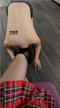 【调教视频】【番茄】JK学生-黑丝脚舔-喂圣水 bf53240