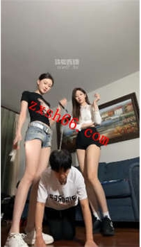 TLZB25975艾琳175-双女神狠玩老母狗骑马踢裆手脚耳光除臭白袜39分
