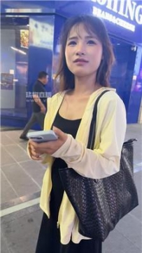 【调教视频】【素人挖掘机】开发羞涩小姐姐-揪耳朵耳光踩踏 bf55488