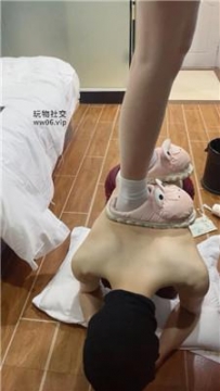 【调教视频】【小凤梨】伺候不好就挨揍 bf50361