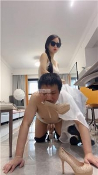 【调教视频】【南月女神】物化家具奴-嘴叼鞋-sp JS250806-5