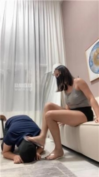 【调教视频】【日落】掐乳/清理脏拖鞋 JS250905-32