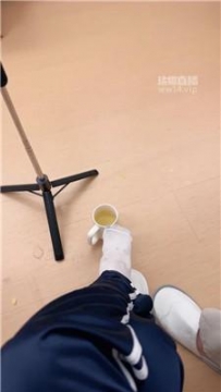 【调教视频】【万万】白袜学生主连环耳光 JS250915-14