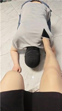 【调教视频】【女王殿下】高跟丝袜美腿舔 JS250415-7