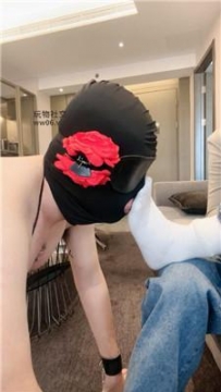 【调教视频】【阿冷】白袜塞嘴/全体重踩踏/涂鸦羞辱/裸足插嘴 bf49095
