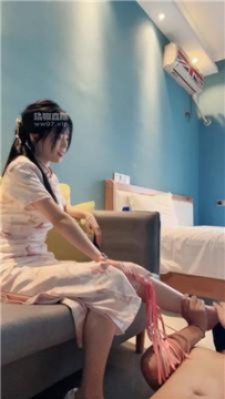 【调教视频】【丸子】旗袍女神-高跟踩踏-骑马 bf54371