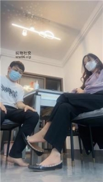 【调教视频】【漫漫大人】桌底视角-卑微舔脏鞋 JS250321-25