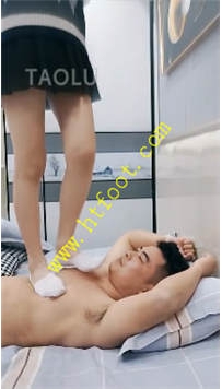 TL26697 晨希】白袜裸足耳光全体重踩踏踩脸必看24分钟
