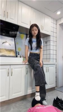 【调教视频】【狗哥】可爱羞涩素人皮鞋白袜虐 bf53863