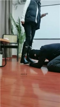 【调教视频】【文文文文】长靴碾压蹂躏场 JS251211-43