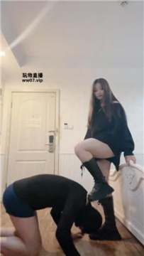 【调教视频】【黑兔】舔圣水地板-长靴碾压踩 JS250512-15