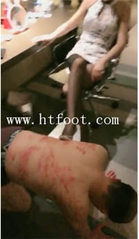 TL14481 诺曦S依艺S双女王比昨天更狠铆钉鞋一脚下去奴下体直接出血72分钟