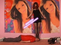 【艾彩原创】多双高跟鞋爆踩头部