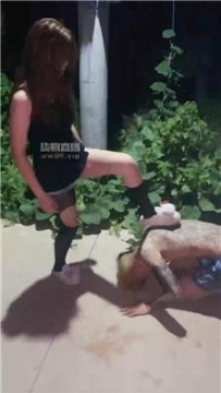 【调教视频】【泡泡】精神小妹户外虐打跟踪狂【完整版】 bf55901