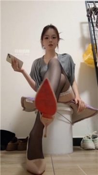 【第一视角】【琼爷】黑丝脚底足控    250526-13