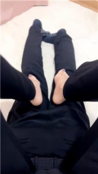 【调教视频】【诗诗】全体重肉丝踩踏废物贱货  JS251225-24