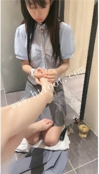 TL46166 甜野大王】刚睡醒女慕伺候上厕所69分钟