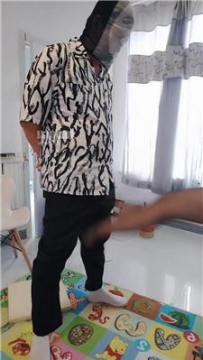 【调教视频】【鹿S】黑丝美腿踢踹-坐脸窒息 JS250718-14