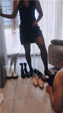 【调教视频】【阿雅】多双脏鞋-物化人体擦鞋器 JS251011-9