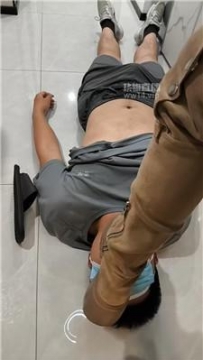 【调教视频】【爱可】调教不当人-高难度坐凳子上凳腿深喉/全体重手托举脚深喉 bf57138