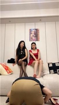 【调教视频】【鲸落女神】双S-丝袜美腿脚下发骚【双视角版】 bf56368