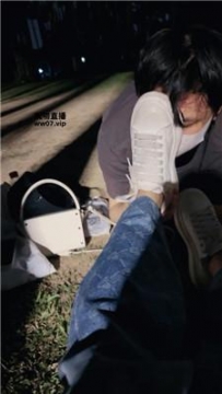 【调教视频】【妮蔻】户外调-休闲鞋白船袜羞辱 JS250501-7