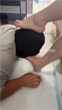 【调教视频】【思si】近距离-裸足喂酸奶场 JS250731-28