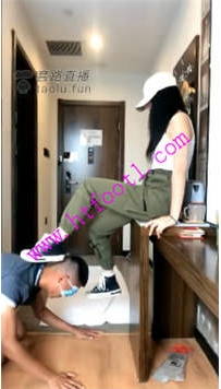 TL21104 月影儿S羞辱踩踏帆布鞋37分钟