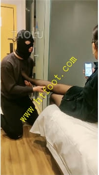 TL27954 嘉文】小白狗第一次舔靴舔脚37分钟