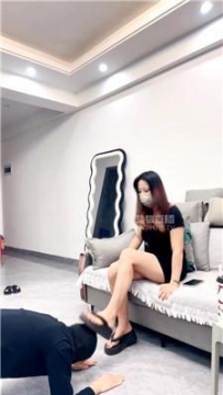 【调教视频】【麦当劳】脏厚拖鞋强迫清理 JS251130-42