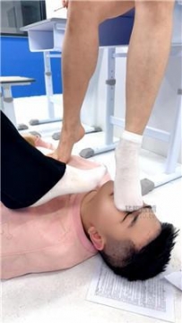 【调教视频】【奈米】群调-女同学戏耍调皮男生 JS260119-43