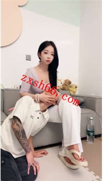 TLZB25824煎饼狗子-被女神妈妈耳光口水裸足深喉38分