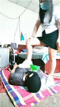 【调教视频】【沐颜】小白鞋女主-强制灌晨尿 JS250629-22