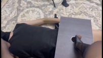 黑丝高跟隔板踩鸡足交 手撸吐脚底