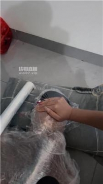 【调教视频】【汐汐】保鲜膜捆绑纹身大哥虐打 JS250704-51