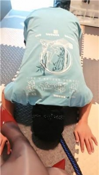 【调教视频】【魅影】拴狗链-臭脚丫品尝 JS250617-1