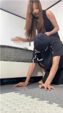 【调教视频】【女生也能很暴力】腿绞窒息-强迫舔脏鞋 bf55376