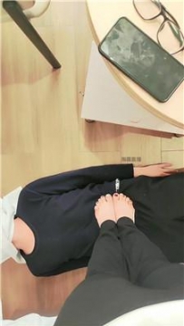 【调教视频】【青青】玉足踩虐地毯奴 JS251206-12