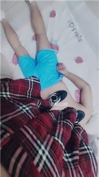 【调教视频】【山兔莓】运动鞋白袜踩踏 JS251004-8