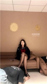 【调教视频】【欣欣】腿绞窒息-黑丝脚踩虐 bf59381