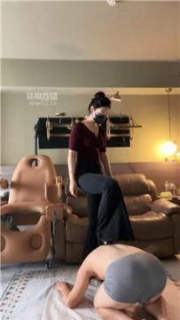 【调教视频】【芮秋】高跟黑丝踩地毯奴 JS251019-12