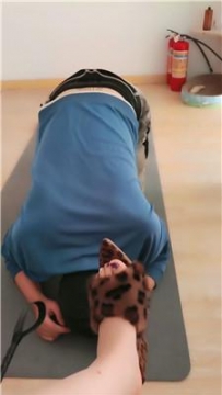 【调教视频】【一新】高跟踩-脚丫狂舔 JS251203-3