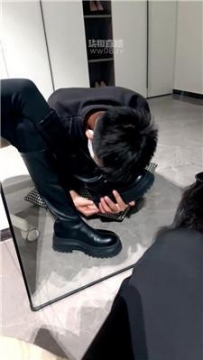 【调教视频】【心性相映】长靴碾压踩狗头 JS251202-3