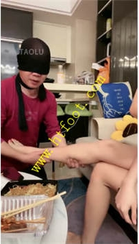TL28191 莫妮卡】老家奴伺候主人喝酒体罚贱狗46分钟