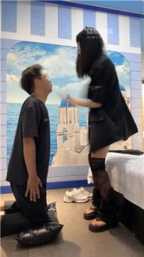 【调教视频】【王哥】时尚小妹脏鞋强迫舔-抽耳光 JS250817-29