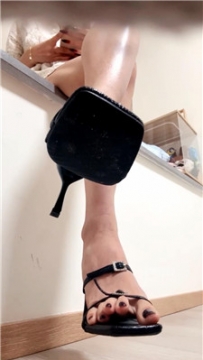 【第一视角】【米琦】后妈的高跟鞋    251216-13