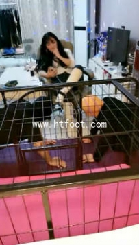 TL11907 傲雪儿 一主双奴舔靴底口水踩踏羞辱